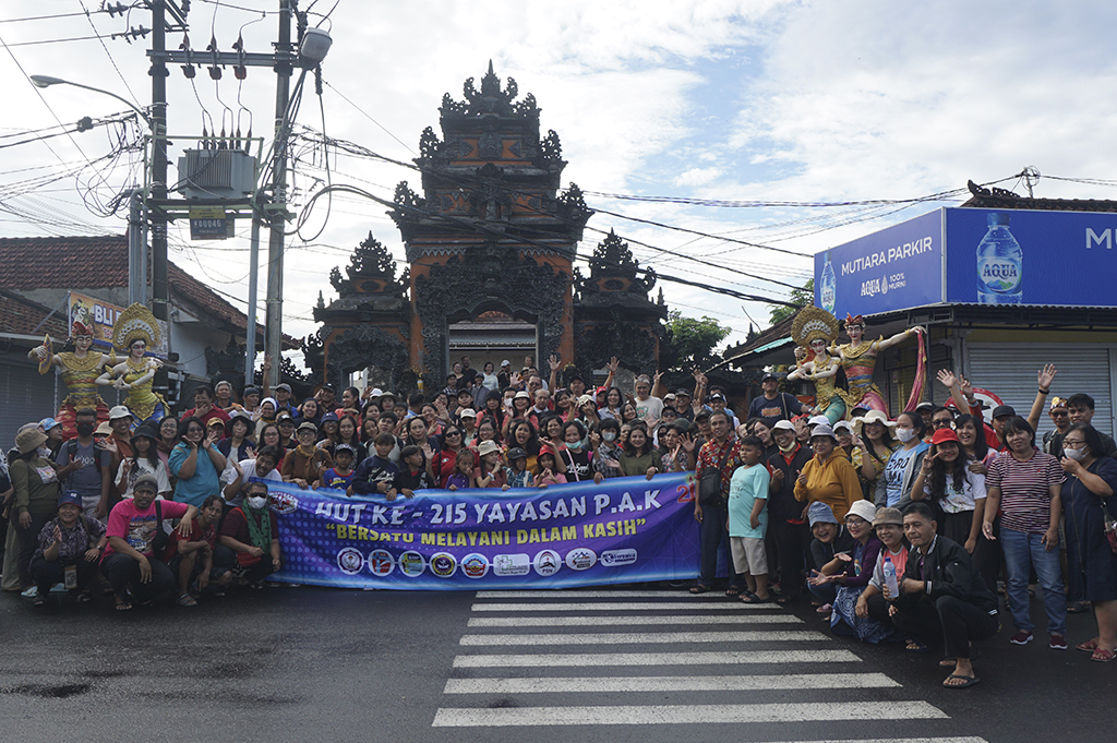 Wisata Rohani Keluarga Besar YPAK ke Bali Dalam Rangka HUT ke-215 YPAK